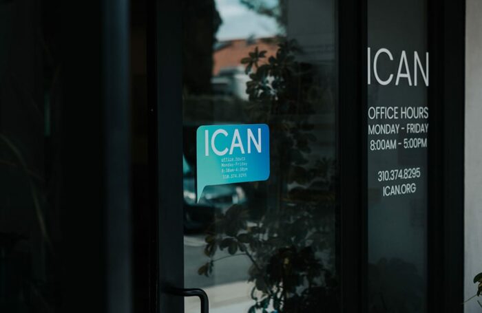 Stellen_Design_ICAN_Signage4