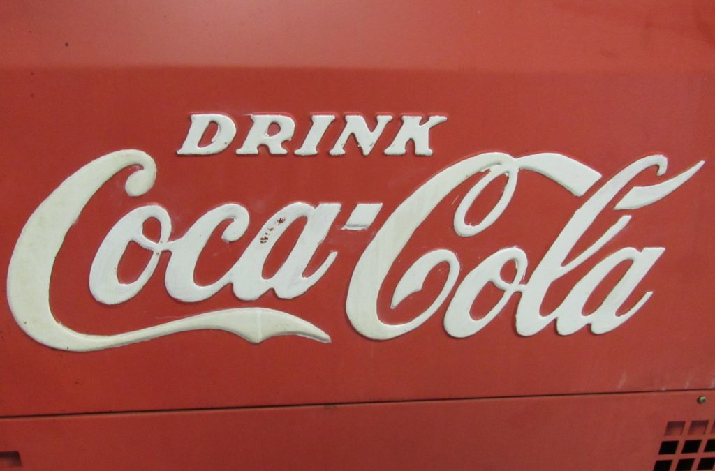 Vintage Coca-Cola Logo on a cooler on Stellen Designs Blog