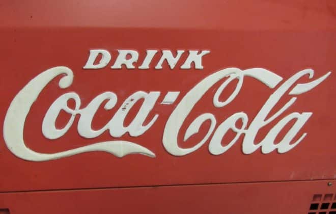 Vintage Coca-Cola Logo on a cooler on Stellen Designs Blog