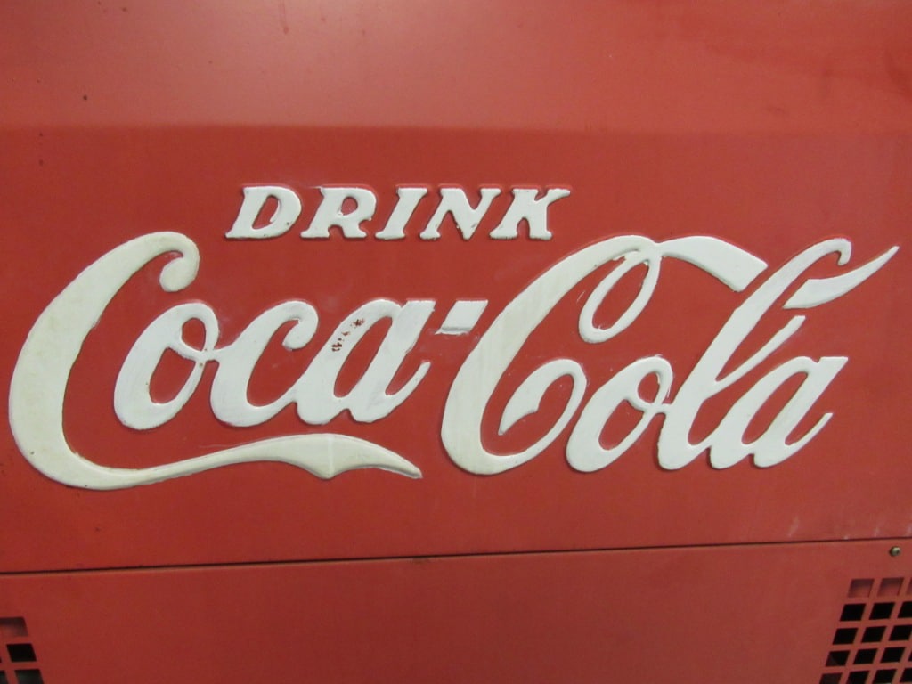 Vintage Coca-Cola Logo on a cooler on Stellen Designs Blog