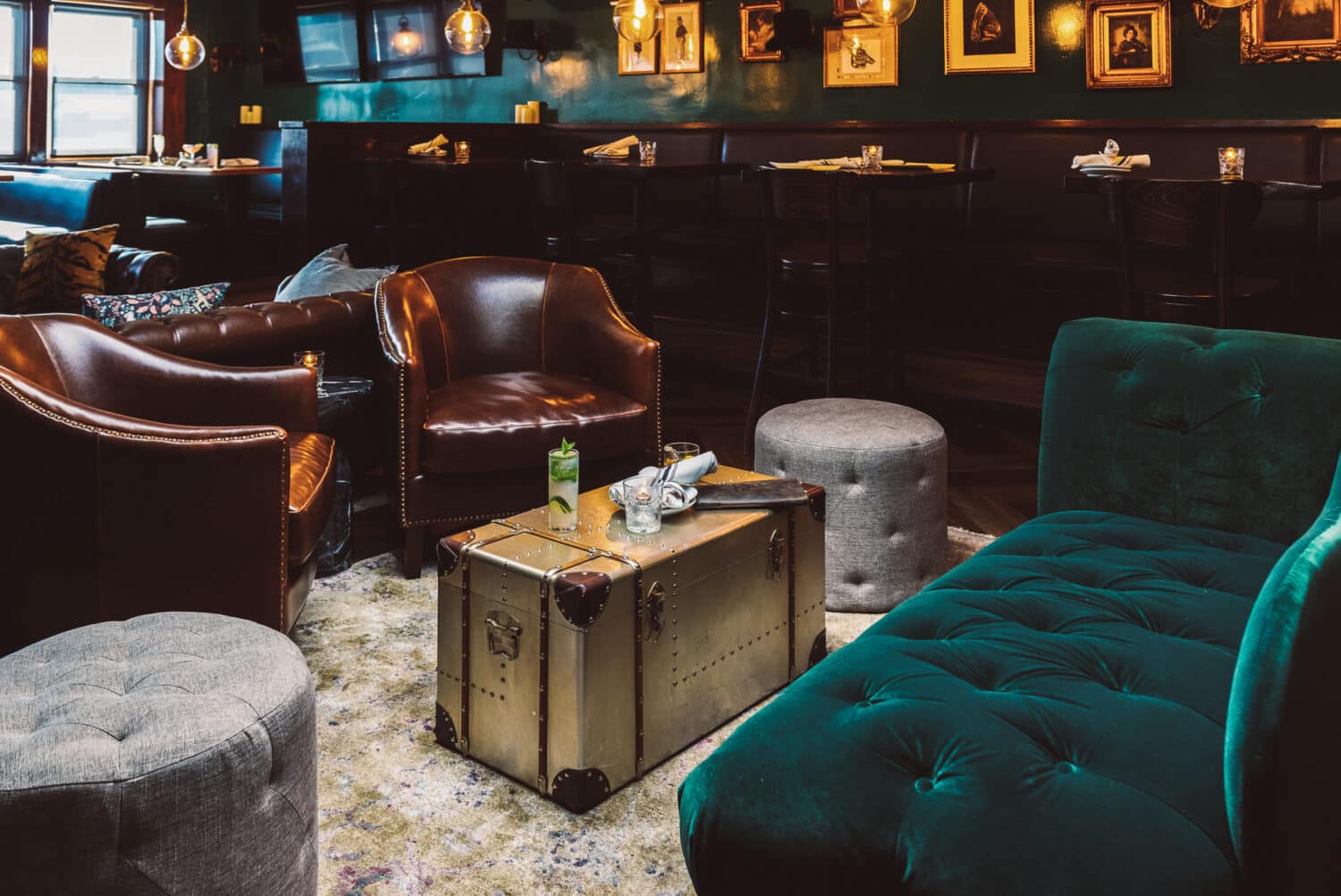 Stellen_Design_Restaurant_Branding_Lounge-2